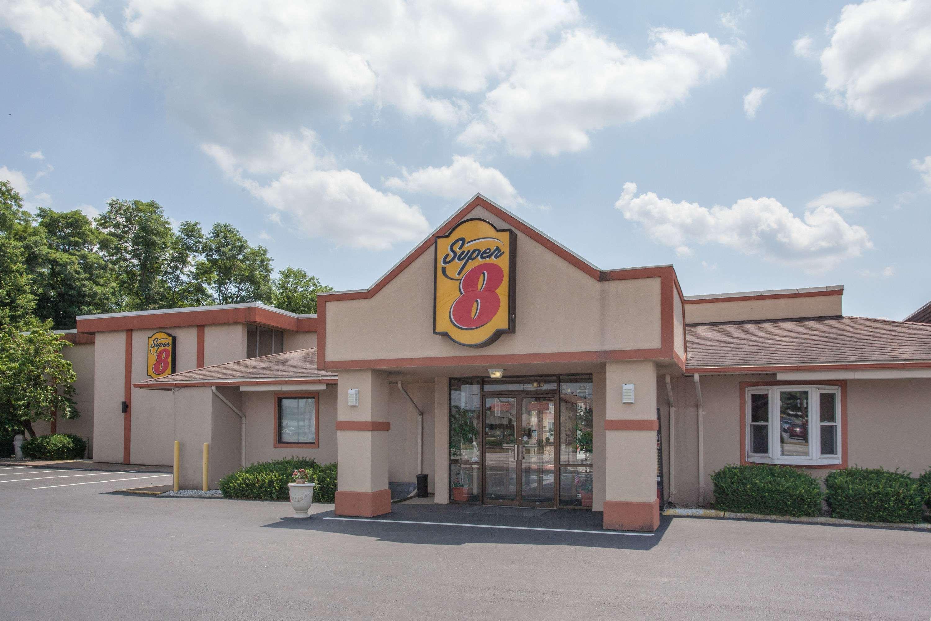 Super 8 By Wyndham Carlisle North Motel Exterior foto