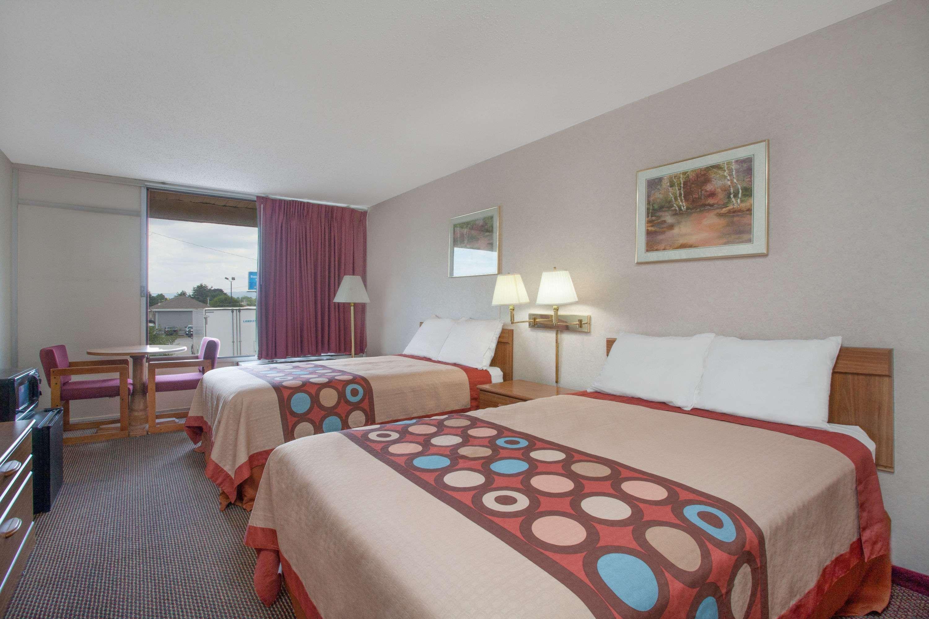 Super 8 By Wyndham Carlisle North Motel Exterior foto