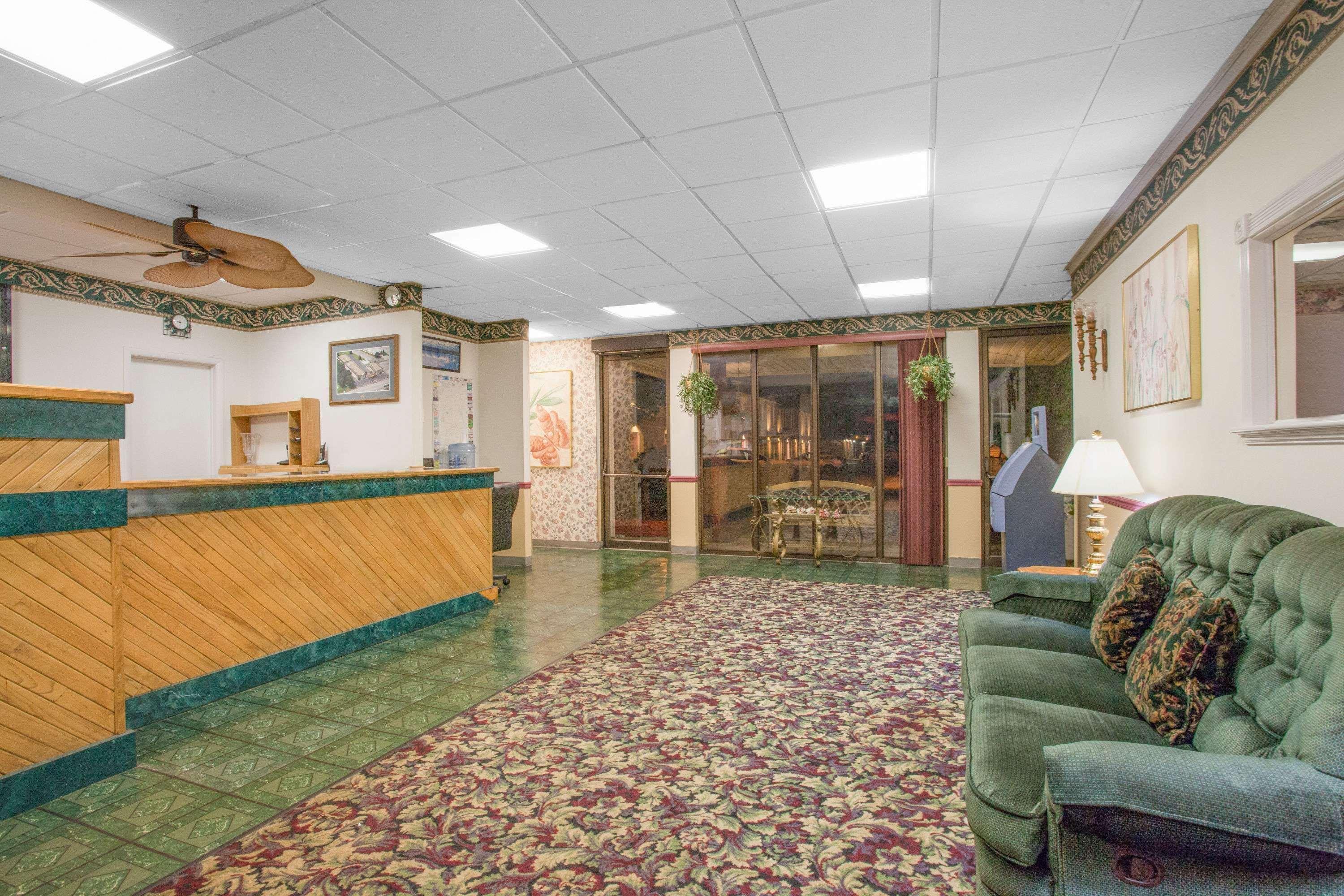 Super 8 By Wyndham Carlisle North Motel Exterior foto